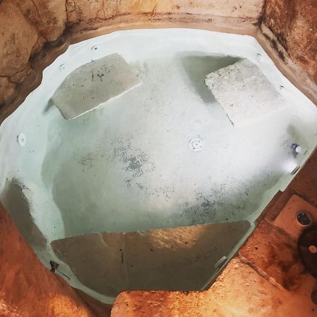 Bed and Breakfast Grotta Carlotta Ostuni Zewnętrze zdjęcie
