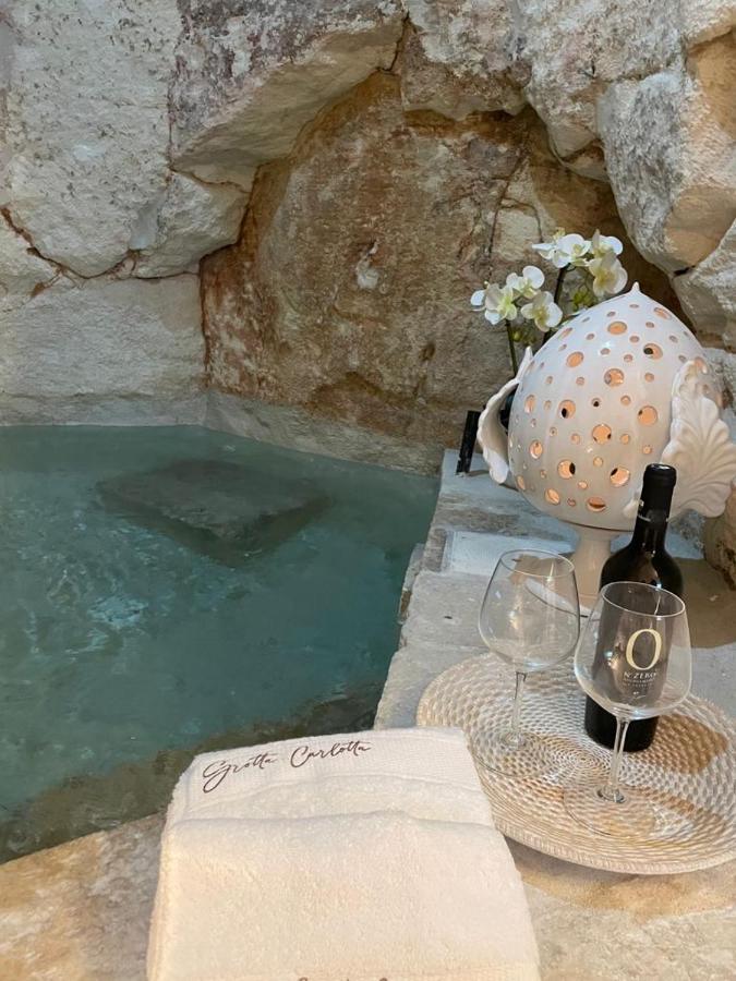 Bed and Breakfast Grotta Carlotta Ostuni Zewnętrze zdjęcie