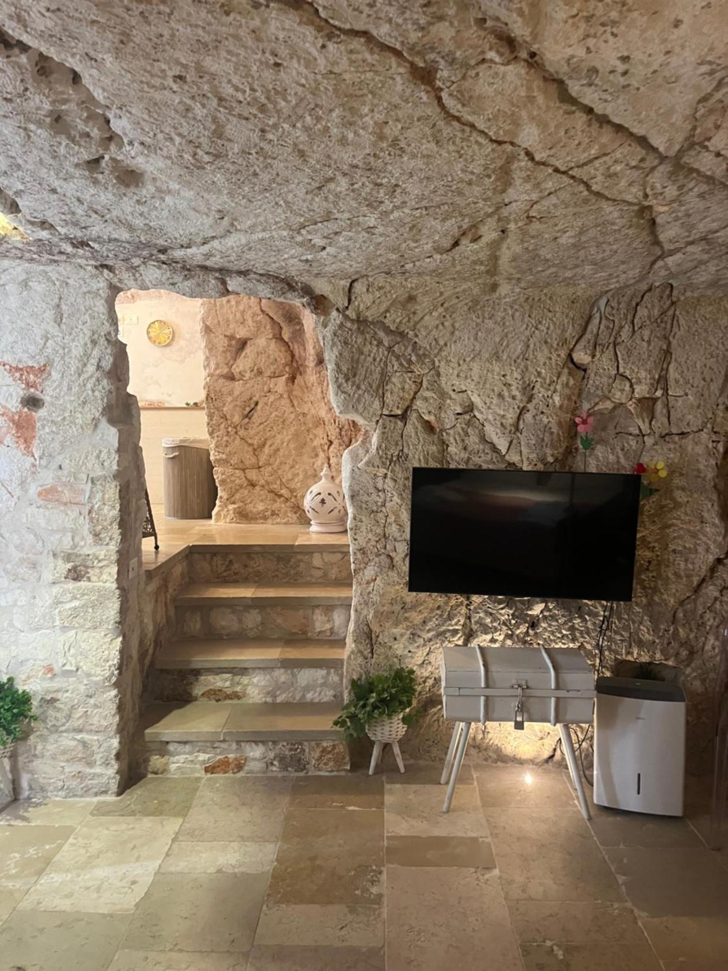 Bed and Breakfast Grotta Carlotta Ostuni Zewnętrze zdjęcie